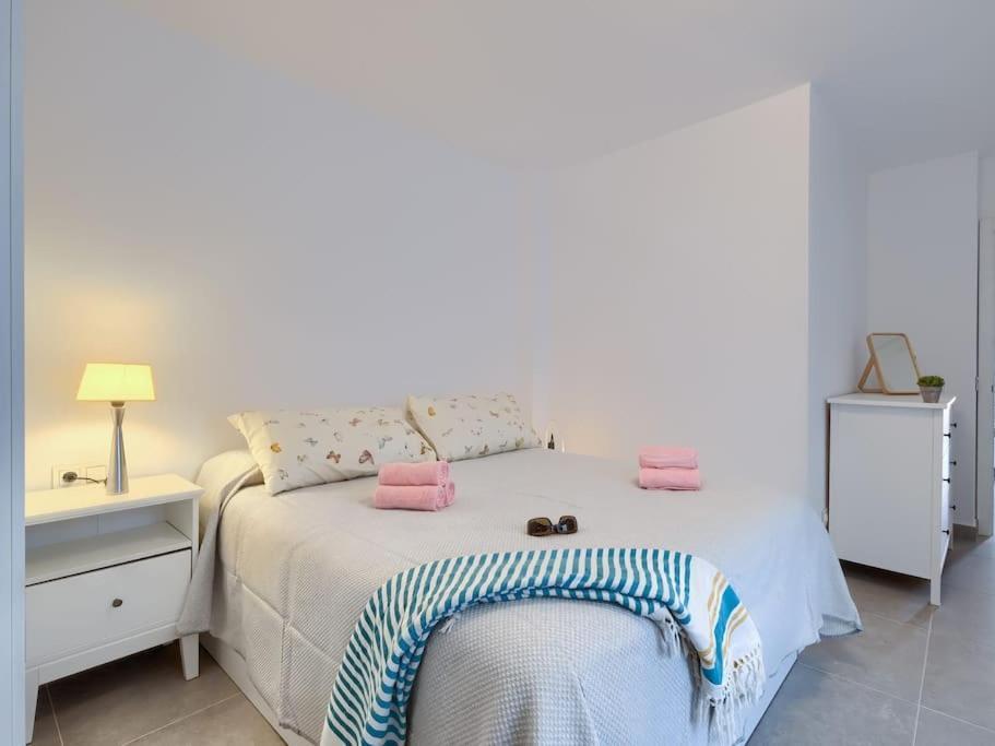 Bonito Apartamento 2 Minutos De La Playa フエンヒロラ エクステリア 写真
