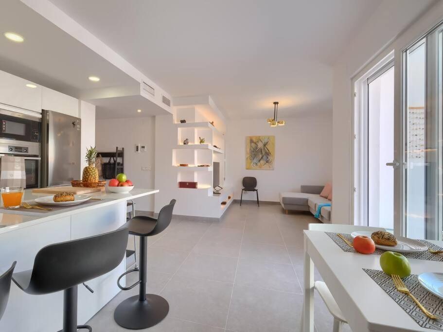Bonito Apartamento 2 Minutos De La Playa フエンヒロラ エクステリア 写真