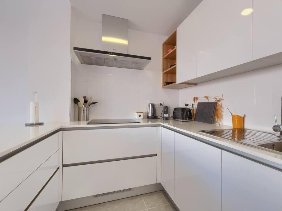 Bonito Apartamento 2 Minutos De La Playa フエンヒロラ エクステリア 写真