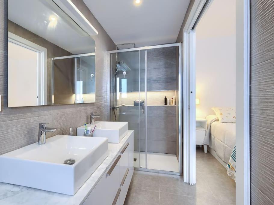 Bonito Apartamento 2 Minutos De La Playa フエンヒロラ エクステリア 写真