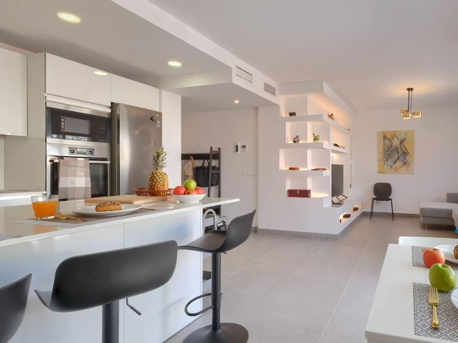 Bonito Apartamento 2 Minutos De La Playa フエンヒロラ エクステリア 写真