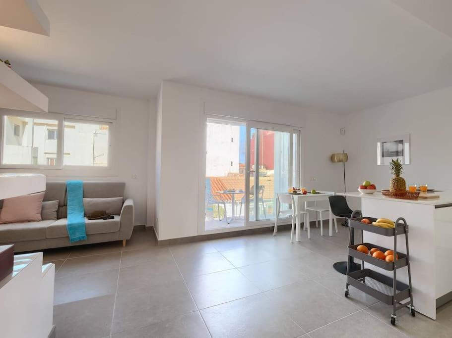 Bonito Apartamento 2 Minutos De La Playa フエンヒロラ エクステリア 写真
